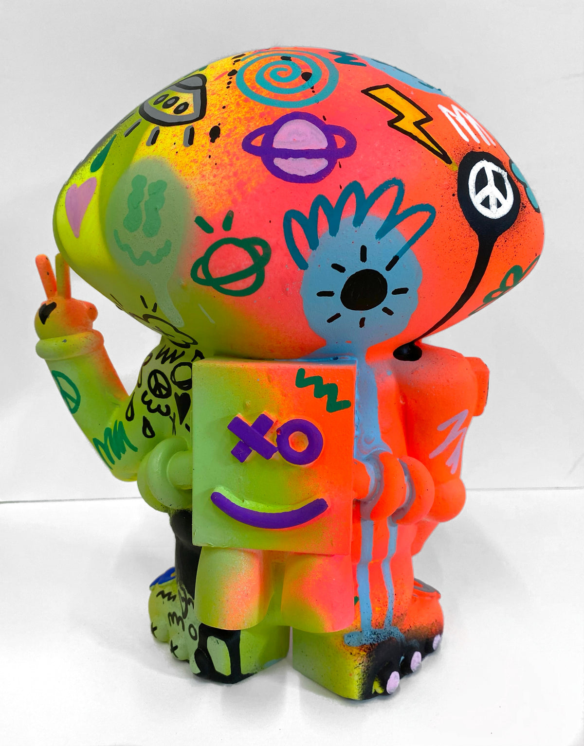 Xeno Sculpture- Neon Dreams Variant